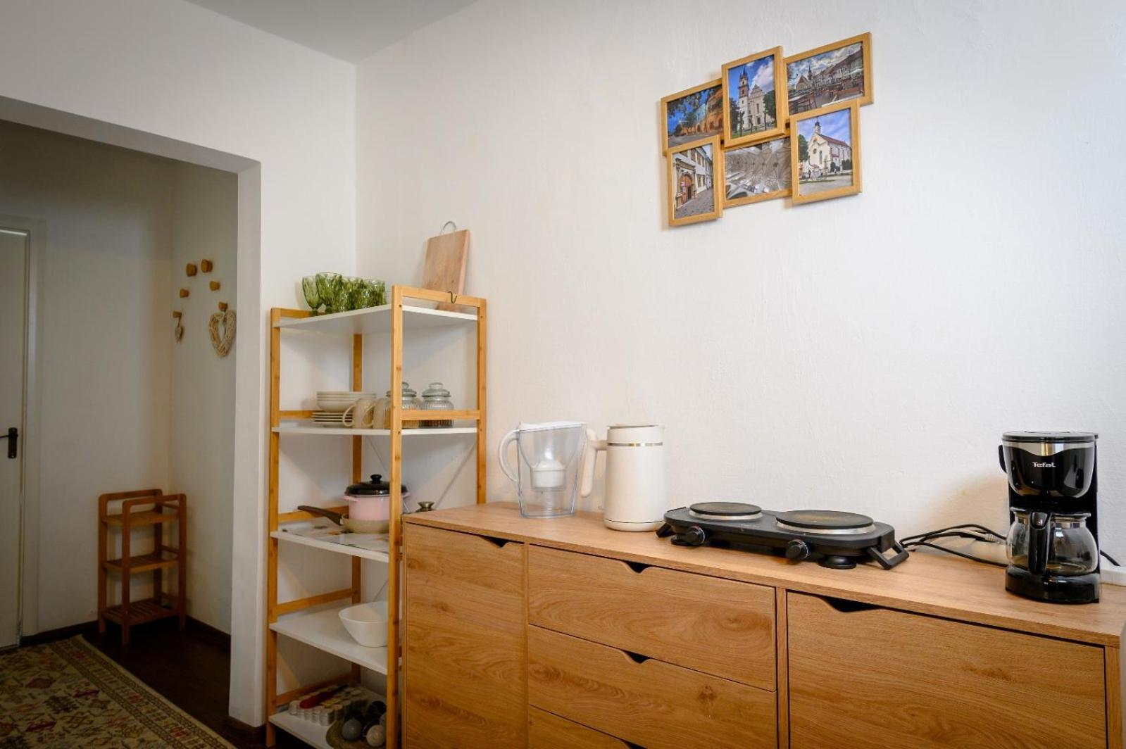 Apartament Corina Cu Parcare Bistriţa Exterior foto