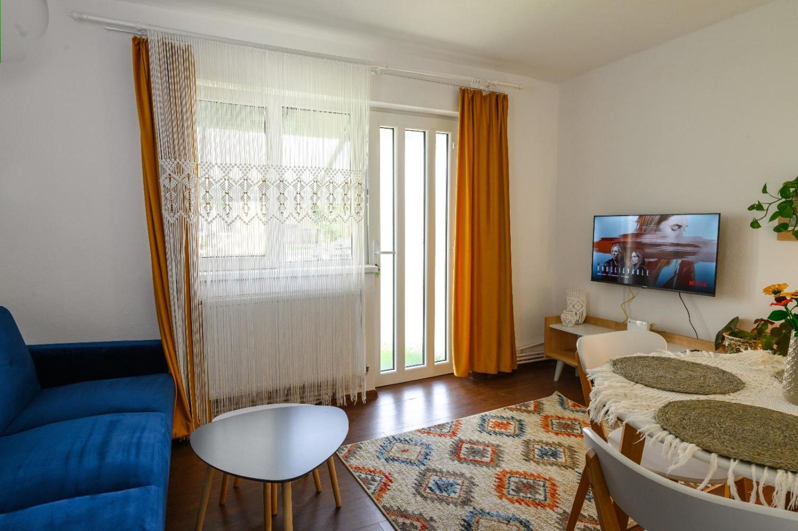 Apartament Corina Cu Parcare Bistriţa Exterior foto